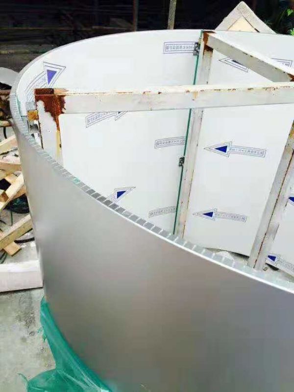 復(fù)合鋁蜂窩板_圓柱形造型 復(fù)合鋁蜂窩板_圓柱形造型